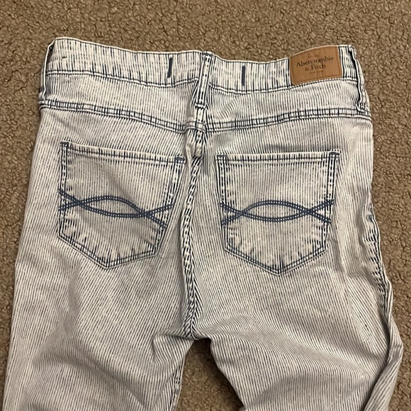 Abercrombie skinny pinstripe jeans. - Picture 3 of 3